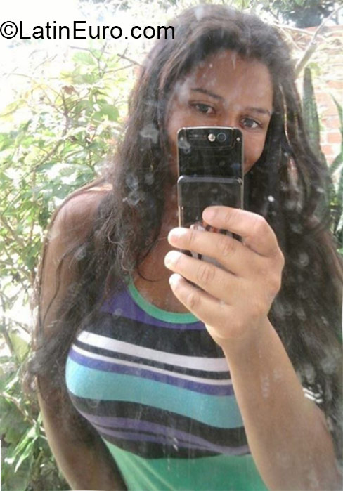 Date this young Brazil girl Erika from Brasilia BR9248