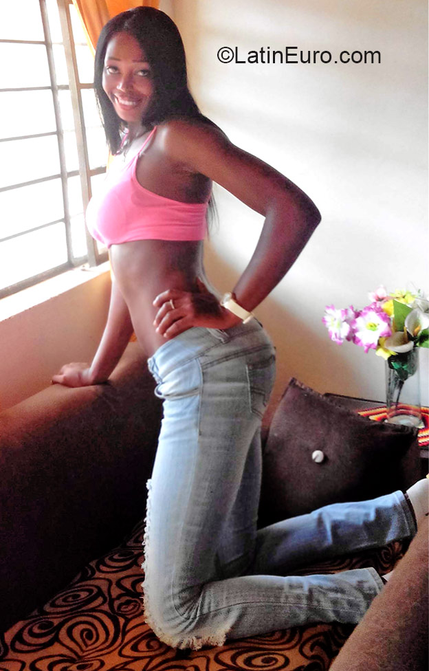 Date this georgeous Colombia girl Mayerlin from Cali CO17057