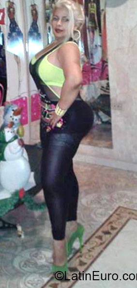Date this hard body Colombia girl Elizabeth from Cali CO17088