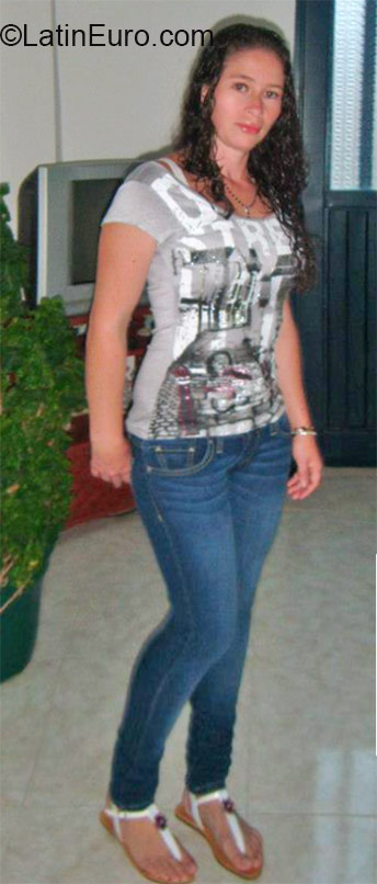 Date this hard body Panama girl Liliana from Panama City PA570