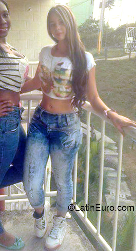 Date this athletic Colombia girl Keraima from Cali CO17148