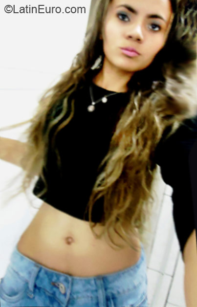 Date this sensual Brazil girl Maria from Curitiba BR9286
