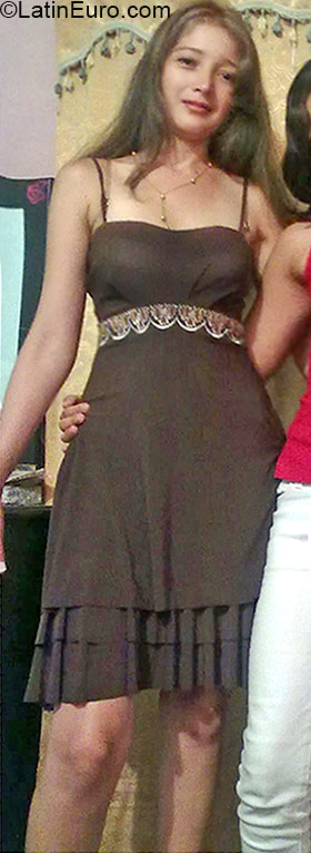 Date this attractive Colombia girl Milena from Cali CO17178