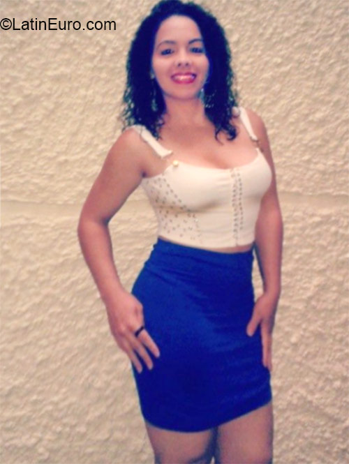 Date this attractive Colombia girl Yirledis from Medellin CO17179