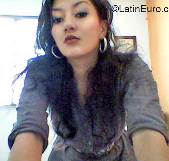 Date this sensual Colombia girl Claudia milena from Medellin CO17180