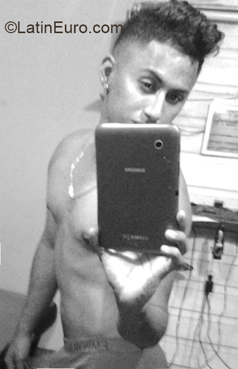 Date this lovely Honduras man Kevin from Puerto Cortes HN1498