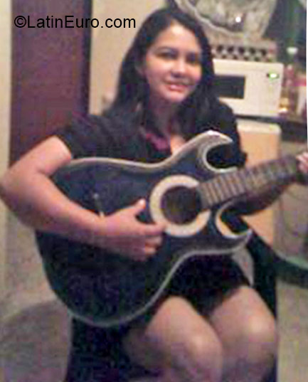 Date this happy Colombia girl Samy from Bogota CO17312