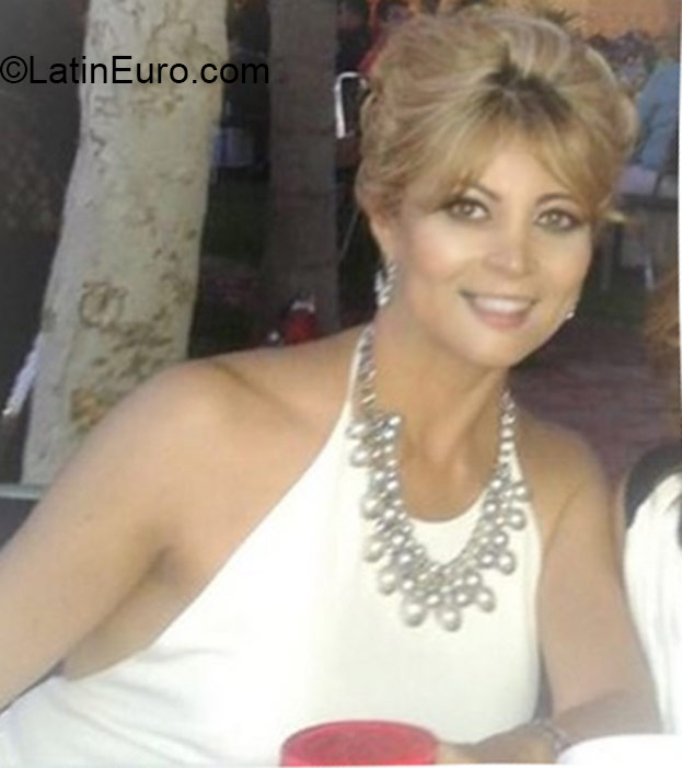 Date this cute Mexico girl Elsa from Torreon, Coah. MX1403