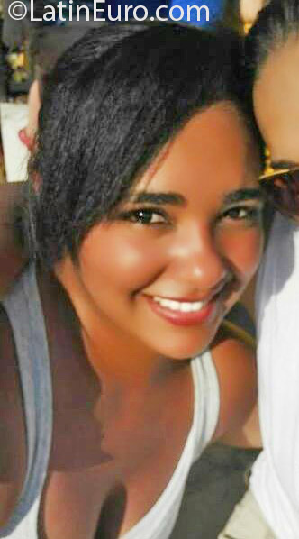 Date this hard body Colombia girl Eliana from Cartagena CO17395