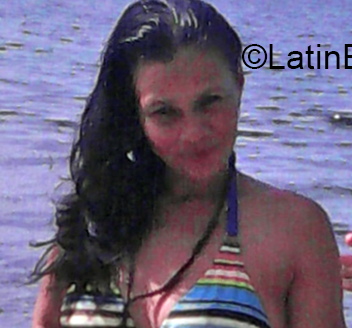 Date this pretty Honduras girl Nohemie from La Ceiba HN1520