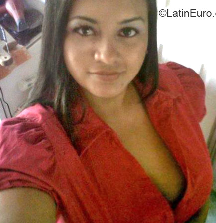 Date this good-looking Honduras girl Cristy from Tegucigalpa HN1860