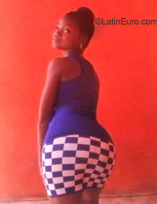 Date this charming Jamaica girl Tanisha from Kingston JM2064