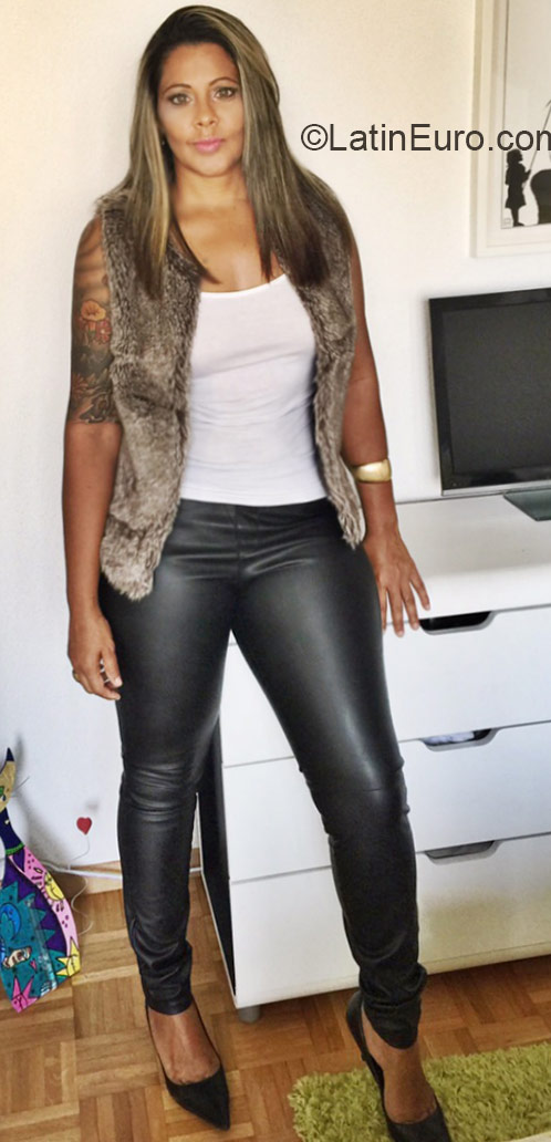 Date this exotic Switzerland girl Fernanda from Bulle CH134