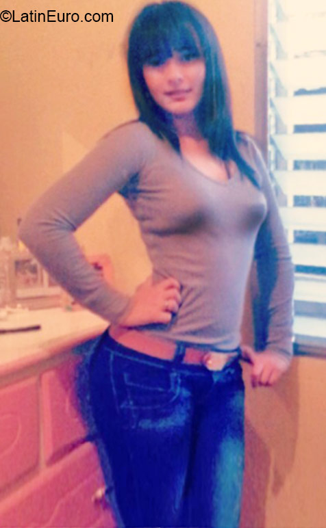 Date this charming Honduras girl Keylen from Tegucigalpa HN1539