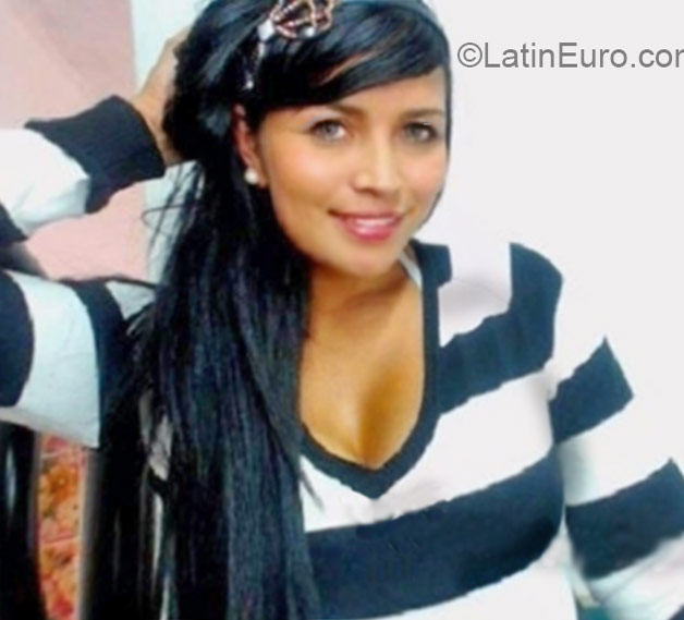 Date this stunning Colombia girl Carolina from Medellin CO17504