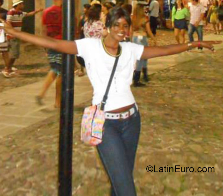 Date this exotic Brazil girl Claudia from Salvador BR9348