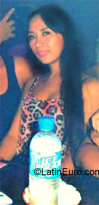 Date this voluptuous Colombia girl Natalia from Medellin CO17517