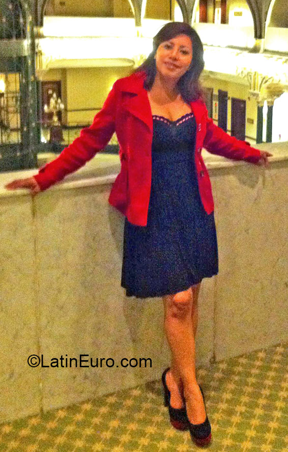 Date this georgeous Mexico girl Mary from Mexico City MX1422