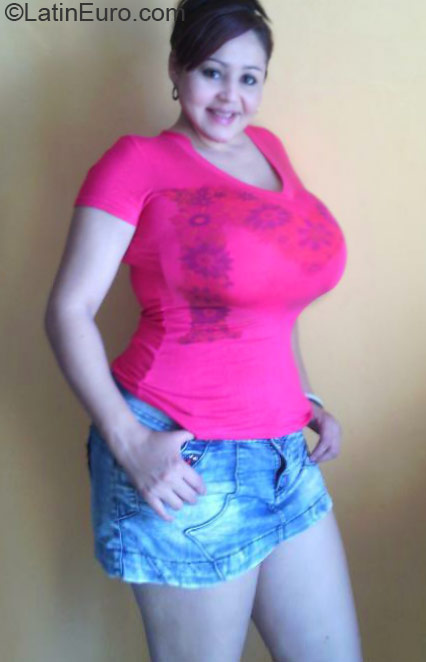 Date this pretty Colombia girl Gina from Cartagena CO21639