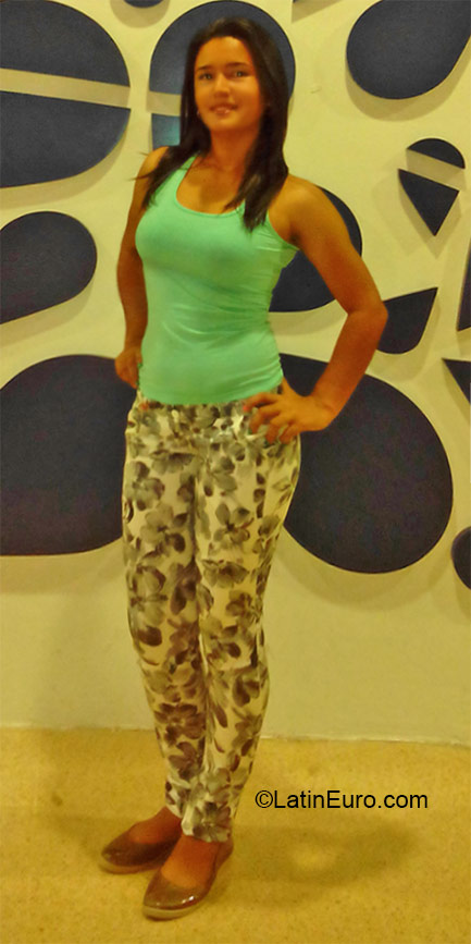 Date this sensual Colombia girl Marbelene from Barranquilla CO17558