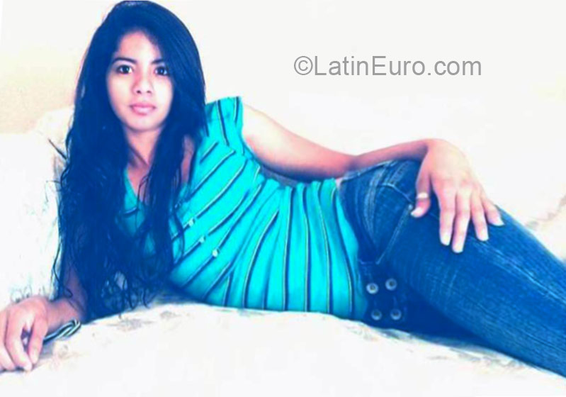 Date this stunning Honduras girl Sonia Cruz from Tegucigalpa HN1553