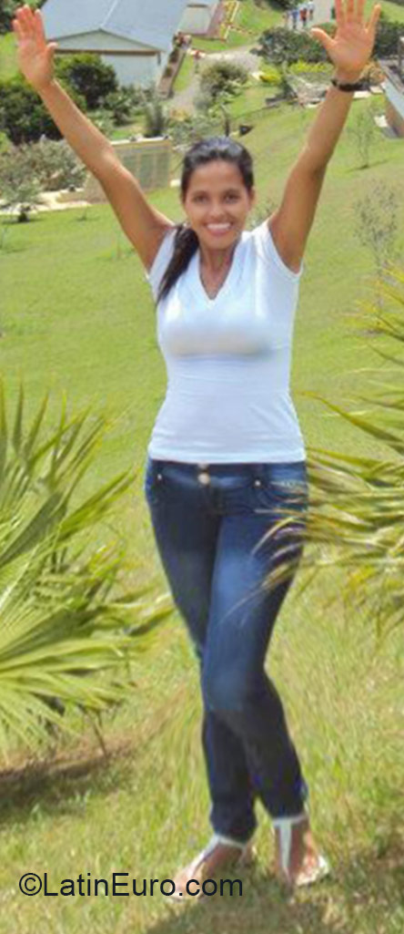 Date this sultry Colombia girl Lady from Cali CO17576