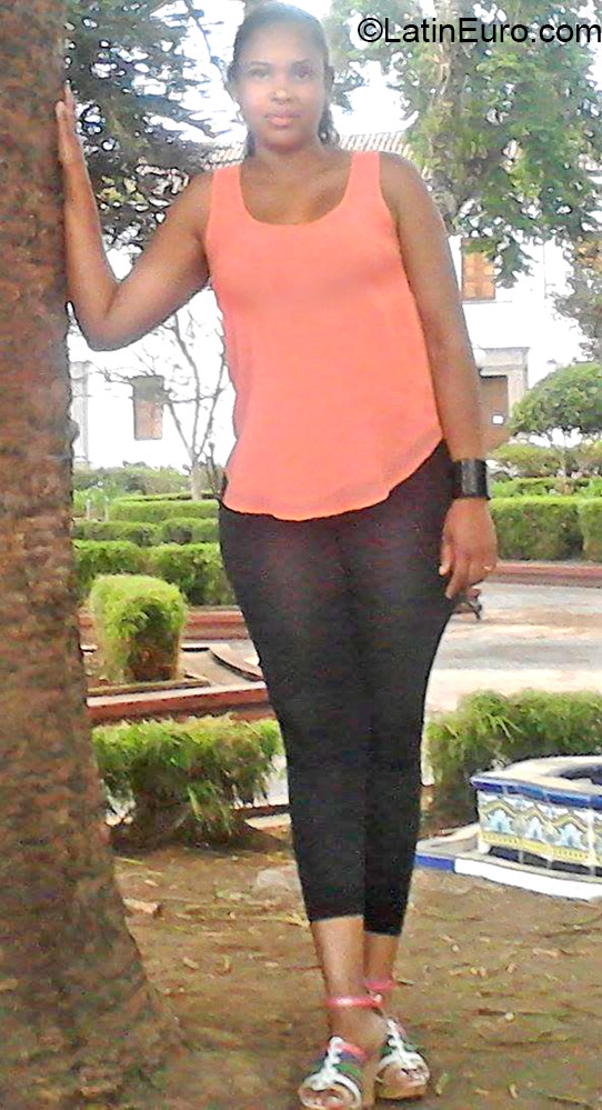 Date this lovely Colombia girl Claudia from Armenia CO17595