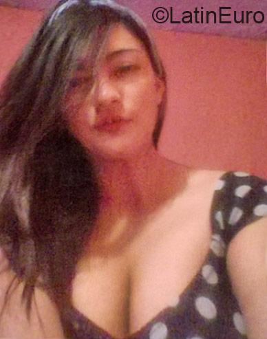 Date this cute Colombia girl Vivian from Bogota CO17611