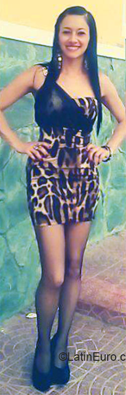 Date this pretty Colombia girl Andria from Pereira CO17670