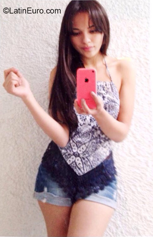 Date this pretty Mexico girl Karla from Mexico City MX1432