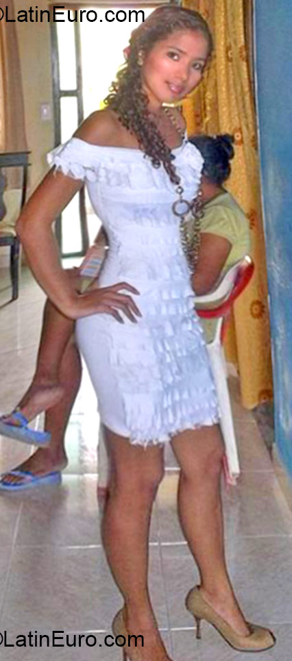 Date this delightful Colombia girl Yiri from Cartagena CO17708