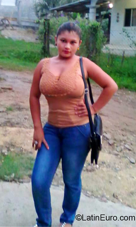 Date this tall Honduras girl Claudia from Tegucigalpa HN1593