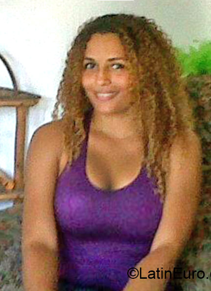 Date this beautiful Panama girl Andrea from Panama City PA648