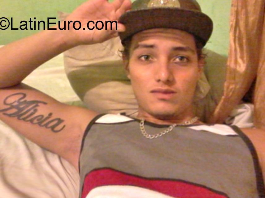 Date this foxy Panama man Cris from Panama City PA650