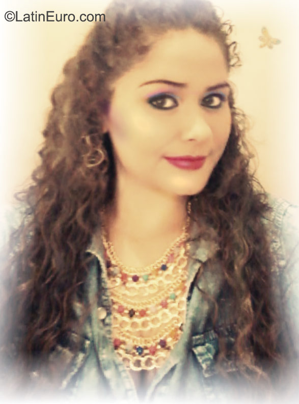 Date this good-looking Panama girl Katherine from Panama City PA654