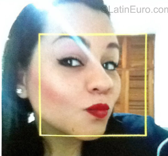 Date this happy Colombia girl Lina from Medellin CO17797