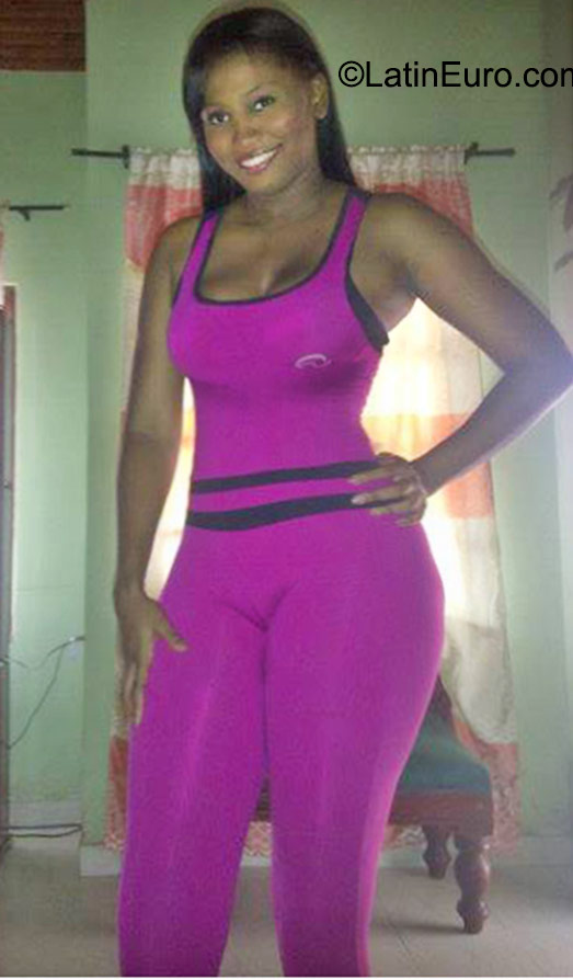 Date this pretty Colombia girl Antonia from Turbo CO17801