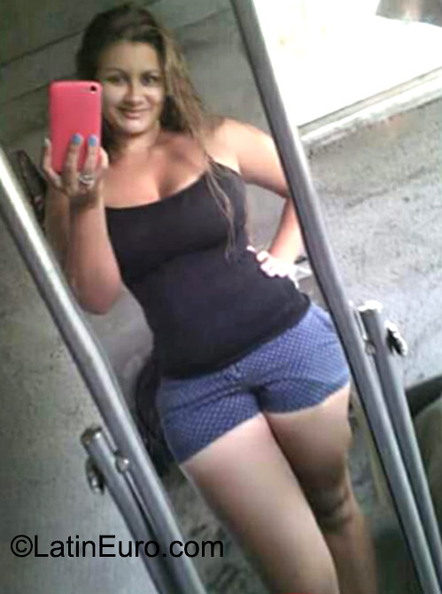 Date this lovely Honduras girl Sonia from San Pedro Sula HN1624