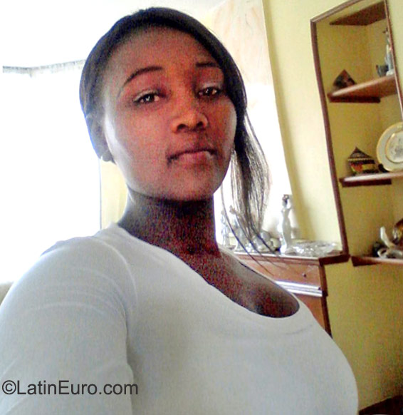 Date this beautiful Colombia girl Brigete from Bogota CO17822