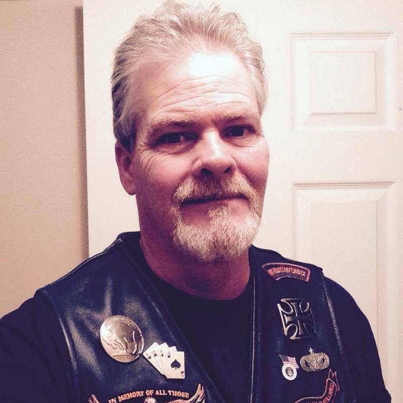 Date this hard body United States man Race82590 from Belleview US16374