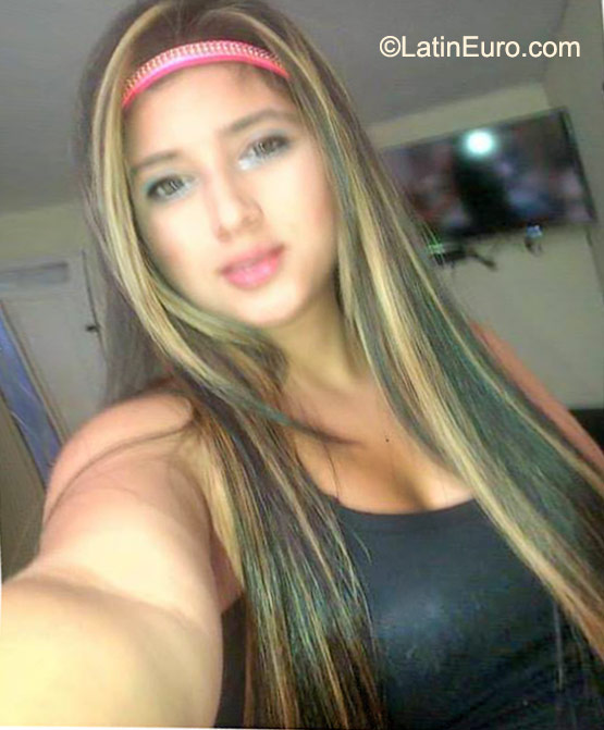 Date this delightful Colombia girl Angelica from Medellin CO17843