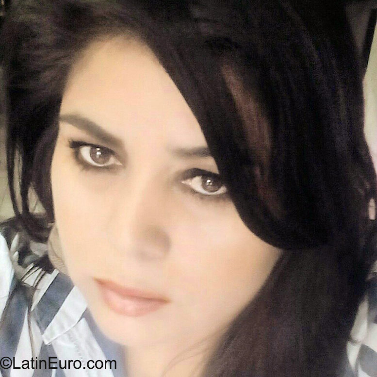 Date this gorgeous Honduras girl Glovey from Tegucigalpa HN1642