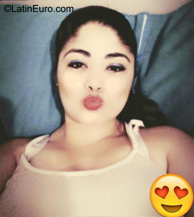Date this young Honduras girl Stephanie from San Pedro Sula HN1645