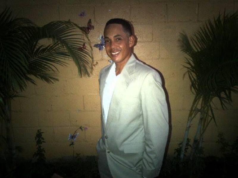 Date this tall Dominican Republic man Karl from Santiago DO22993