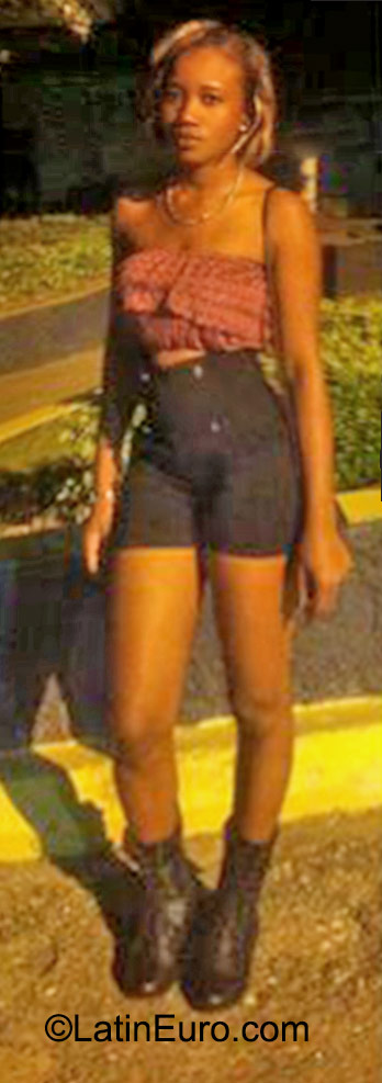 Date this athletic Jamaica girl Yanike from Clarendon JM2134