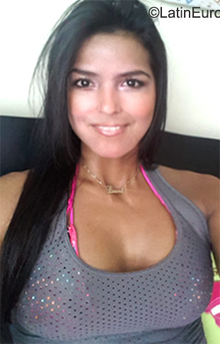 Date this foxy Colombia girl Laura from Bogota CO17896