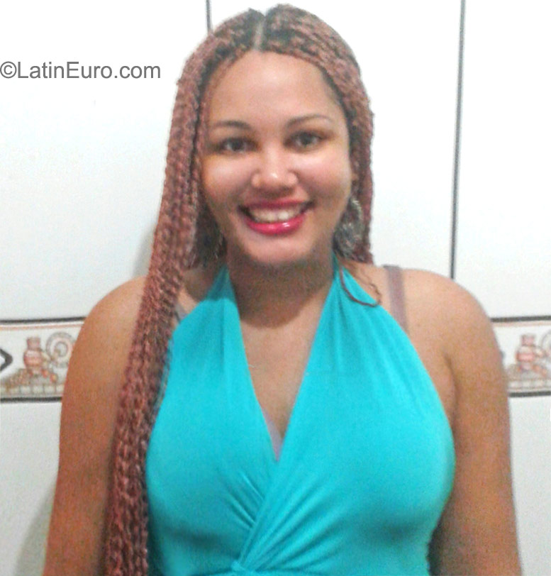 Date this pretty Brazil girl Fernanda from Rio De Janeiro BR9433