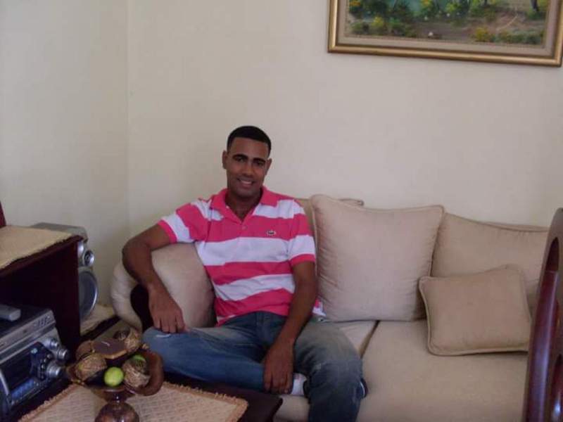 Date this pretty Dominican Republic man Leonel from Santo Domingo DO23038