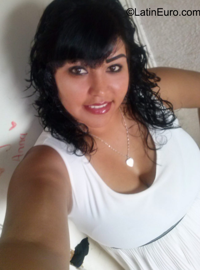 Date this athletic Mexico girl Maria from Ensenada MX1447
