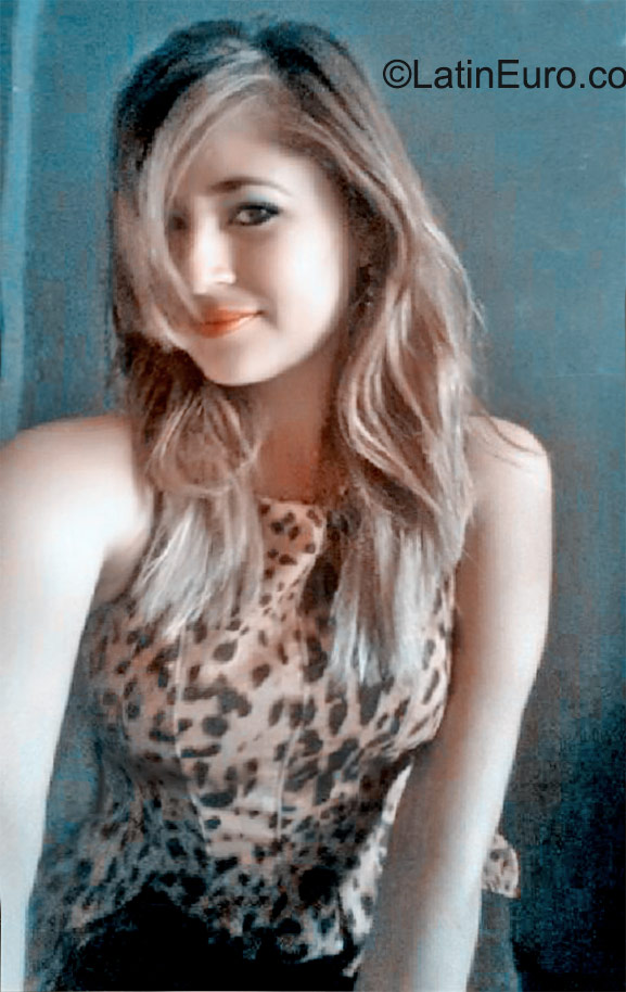 Date this charming Honduras girl Yosalin from Tegucigalpa HN1667